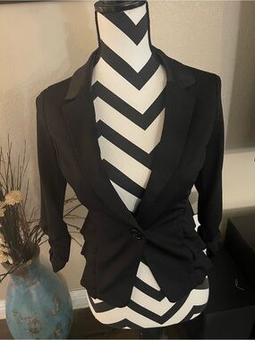 Classic Black Women's Tailored Blazer